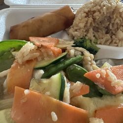 Chef Wong - My favorite is the Vegetable Chicken spicy, hit the spot today.
