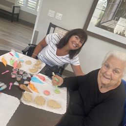 We had a fun cookie decorating day at Temecula Healthcare for residents and families! Everyone had so much fun. We had a fun cookie decorating day at Temecula Healthcare for residents and families! Everyone had so much fun.