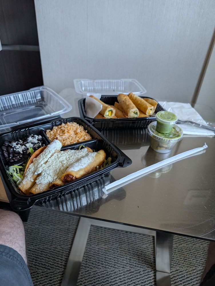Taqueria Los Güeros — Mexican restaurant in Englewood