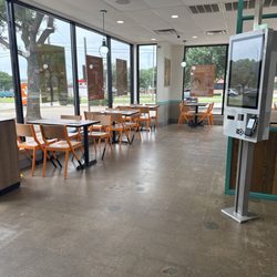 Popeyes Louisiana Kitchen - The store very clean