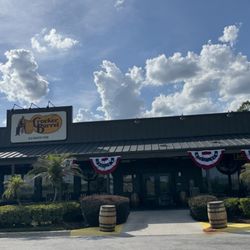 Cracker Barrel Old Country Store - Outside
