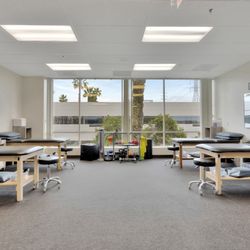 OC Sports & Rehab - OC Sports and Rehab treatment room
