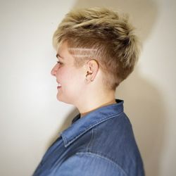 Attitudes A Salon - Pixie and highlight by Ally Markowski