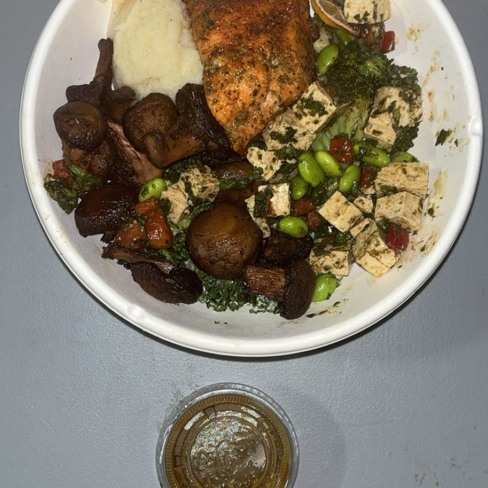 Salmon cauliflower mash portobello mushrooms kale salad tofu broccoli Salmon cauliflower mash portobello mushrooms kale salad tofu broccoli