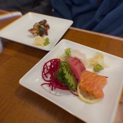 Seagrass Thai & Sushi - Sashimi appetizer, eel nigiri