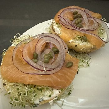 Brewtop Social - Salmon bag toast - Brewpubs Near Me - SeaTac, Washington Brewtop Social - Salmon bag toast - Brewpubs Near Me - SeaTac, Washington