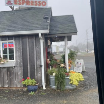 Chinook Coffee Company - Fall decor - Coffee & Tea Near Me - Chinook, Washington Chinook Coffee Company - Fall decor - Coffee & Tea Near Me - Chinook, Washington