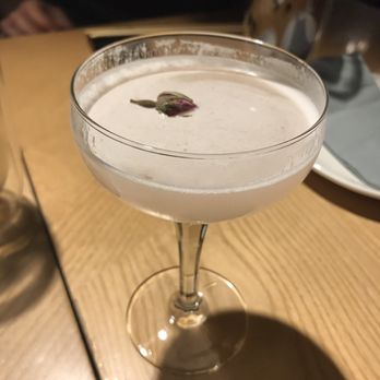 Ping Pong - Lychee martini. - Dim Sum Near Me - London, XGL Ping Pong - Lychee martini. - Dim Sum Near Me - London, XGL