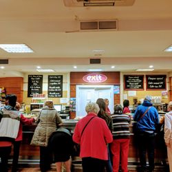 Estacion de Autobuses de Burgos - Large cafe right inside