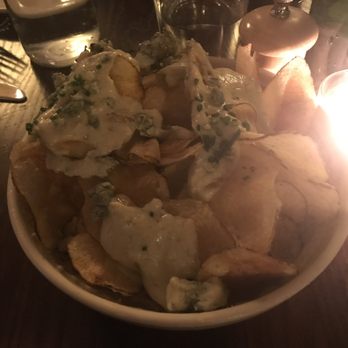The Smith - House made potato chips with blue cheese fondue - New American Near Me - New York, New York The Smith - House made potato chips with blue cheese fondue - New American Near Me - New York, New York