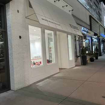 Neuhaus Chocolate - Chocolatiers & Shops Near Me - Fairfax, Virginia