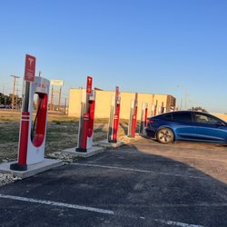tesla supercharger - Fast chargers