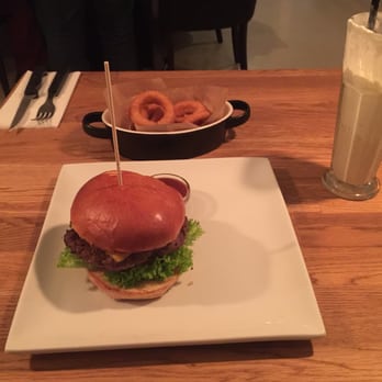 Shakedown - Burger, onion rings. - Burgers Near Me - Frederiksberg, 84