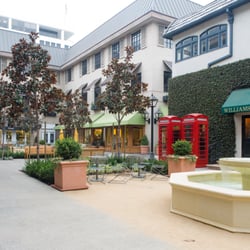TravelStore Pasadena - The courtyard at the new TravelStore Pasadena location on Lake Avenue.