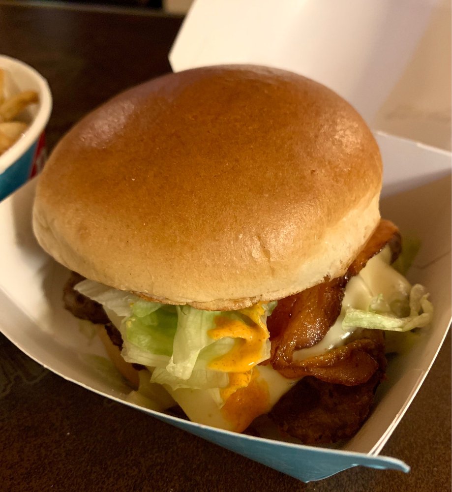 DAIRY QUEEN GRILL & CHILL 1003 Dundas St E, Whitby, Ontario Fast