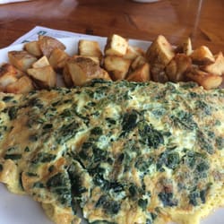Aunt Mabel's Restaurant - Three egg & cheese omelette, with added spinach.
