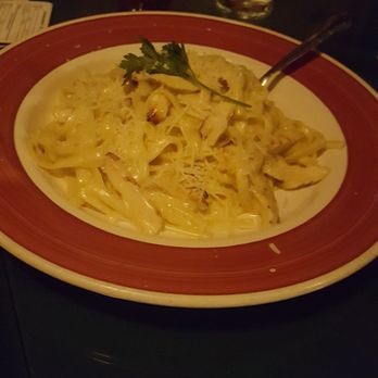 Villa Terraza - Chicken Alfredo - Italian Near Me - Shadow Hills, California Villa Terraza - Chicken Alfredo - Italian Near Me - Shadow Hills, California
