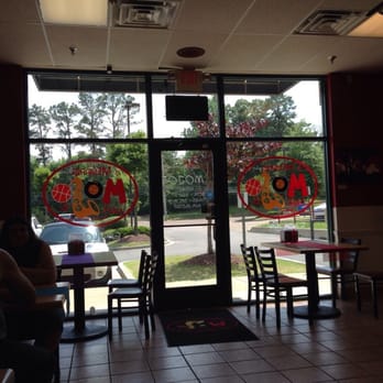 Memphis Mojo Cafe - The front doors of the place - Cafes Near Me - Bartlett, Tennessee