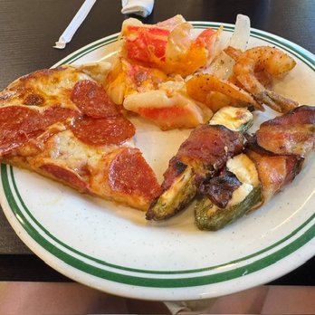 Golden Buffet - Pizza was Digiornos but those jalapeno poppers were very good. The shrimp were good too. - Buffets Near Me - Lafayette, Louisiana Golden Buffet - Pizza was Digiornos but those jalapeno poppers were very good. The shrimp were good too. - Buffets Near Me - Lafayette, Louisiana