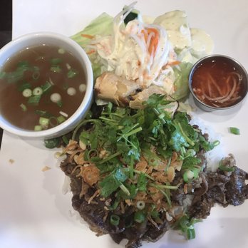 Pho Che - Bbq beef with spring roll vermicelli - Vietnamese Near Me - Flushing, New York