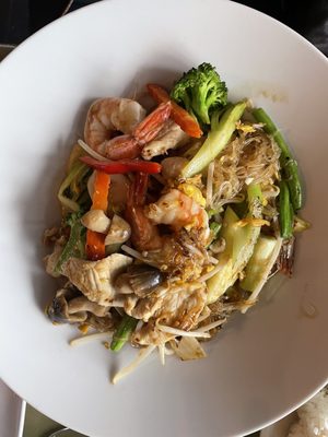 Thaijindesu Thai and Sushi Bar by null