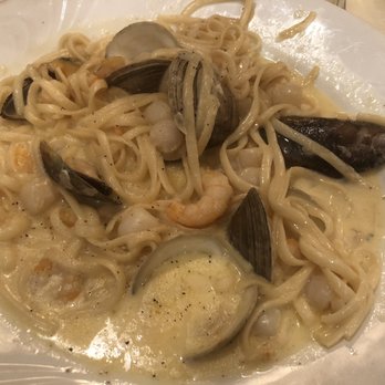 PortuCale Restaurant & Bar - Mussels, and scallops, and clams, oh my! - Portuguese Near Me - Newark, New Jersey PortuCale Restaurant & Bar - Mussels, and scallops, and clams, oh my! - Portuguese Near Me - Newark, New Jersey