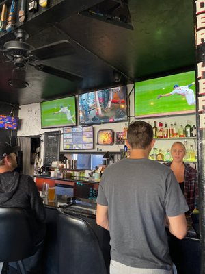 Mulligans Sports Bar 21+ by null