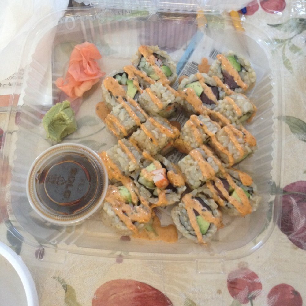 Sushi.Com - Spicey California spicey tuna combo + miso soup... Brown rice additional .50 per roll - Sushi Bars Near Me - Hicksville, New York Sushi.Com - Spicey California spicey tuna combo + miso soup... Brown rice additional .50 per roll - Sushi Bars Near Me - Hicksville, New York