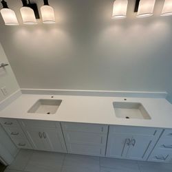 Stonecrafters - Bathroom vanity - Pure White Quartz