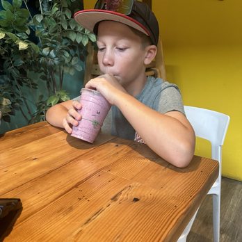 Le Crepe Cafe Kailua - Berry fabulous smoothie - Creperies Near Me - Kailua, Hawaii Le Crepe Cafe Kailua - Berry fabulous smoothie - Creperies Near Me - Kailua, Hawaii