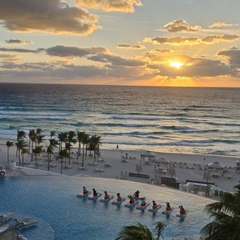 Le Blanc Spa Resort Cancun - Amazing sunrise - Hotels Near Me - Cancún, ROO