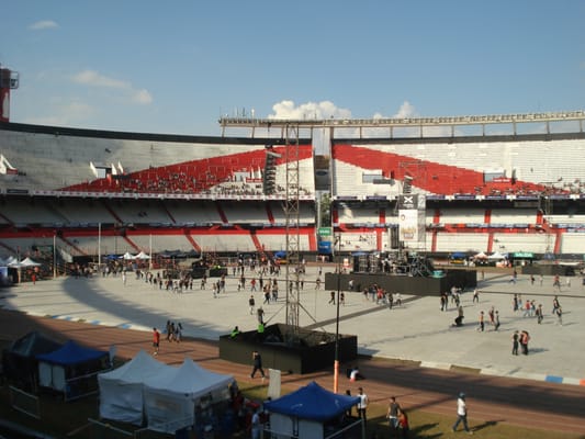 Estadio Monumental by null