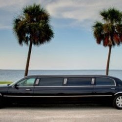 Amore First Class Limousines & Shuttle Service  - Lincoln Town Car Limo 8 passenger