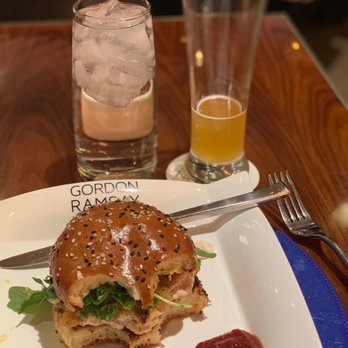 Gordon Ramsay Burger Las Vegas - Curry chicken burger - Burgers Near Me - Las Vegas, Nevada