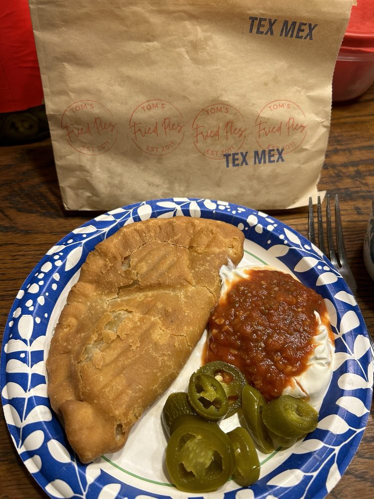 Toms Fried Pies Logo