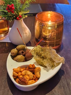 Four Seasons Hotel Toronto by null