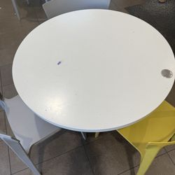 McDonald's - Dirty table