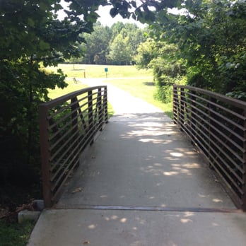 Alexander Park - Small but cool bridge/walkway - Disc Golf Near Me - Lawrenceville, Georgia