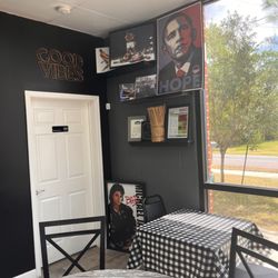 Jaquay’s Chicken & Waffles - Inside