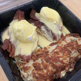 To-Go Bacon Benedict and hashbrowns