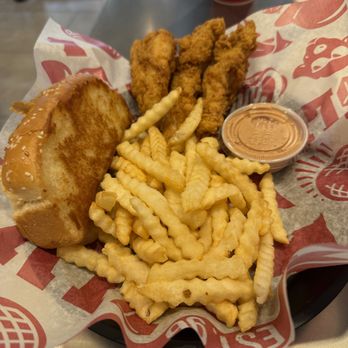 Raising Cane's Chicken Fingers - 3 Finger Combo dine in - Fast Food Near Me - Brooklyn, New York Raising Cane's Chicken Fingers - 3 Finger Combo dine in - Fast Food Near Me - Brooklyn, New York