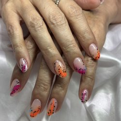 Tips Toes & Tony Nail Bar