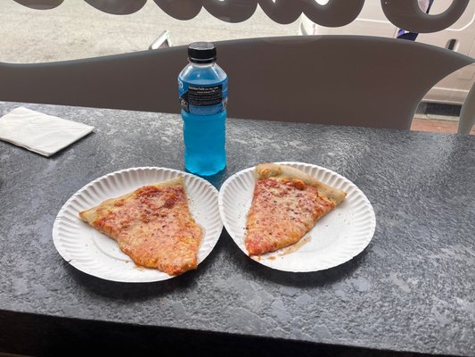 Saucey's Pizza by null