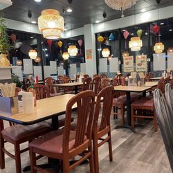 Uno Pho Restaurant - Inside