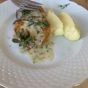 Mägo - $18 - 2 slices of sour green tomato with mash. I'm still very hungry. - Colombian Near Me - Oakland, California Mägo - $18 - 2 slices of sour green tomato with mash. I'm still very hungry. - Colombian Near Me - Oakland, California