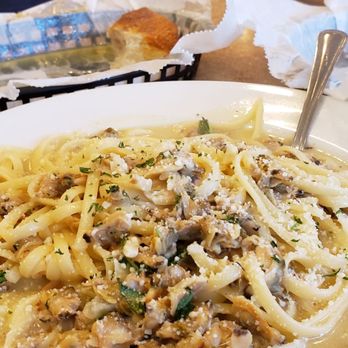 Angelo's Pizza Restaurant - Linguine with Clam sauce - Italian Near Me - Cooper City, Florida