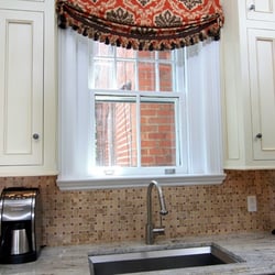 Creations by Rikke - Relaxed valance...makes a big statement in this kitche!
