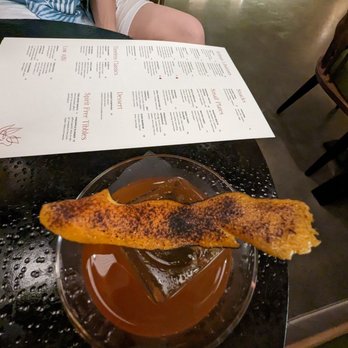 Eleven - Cocktail Bars Near Me - Honolulu, Hawaii