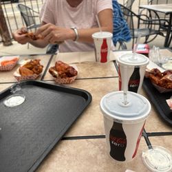 Willy's Wings