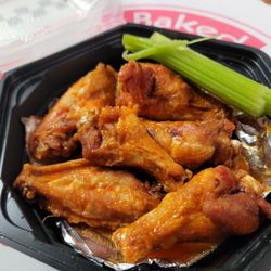 Great Bridge Pizza - Chicken Wings, delicious!